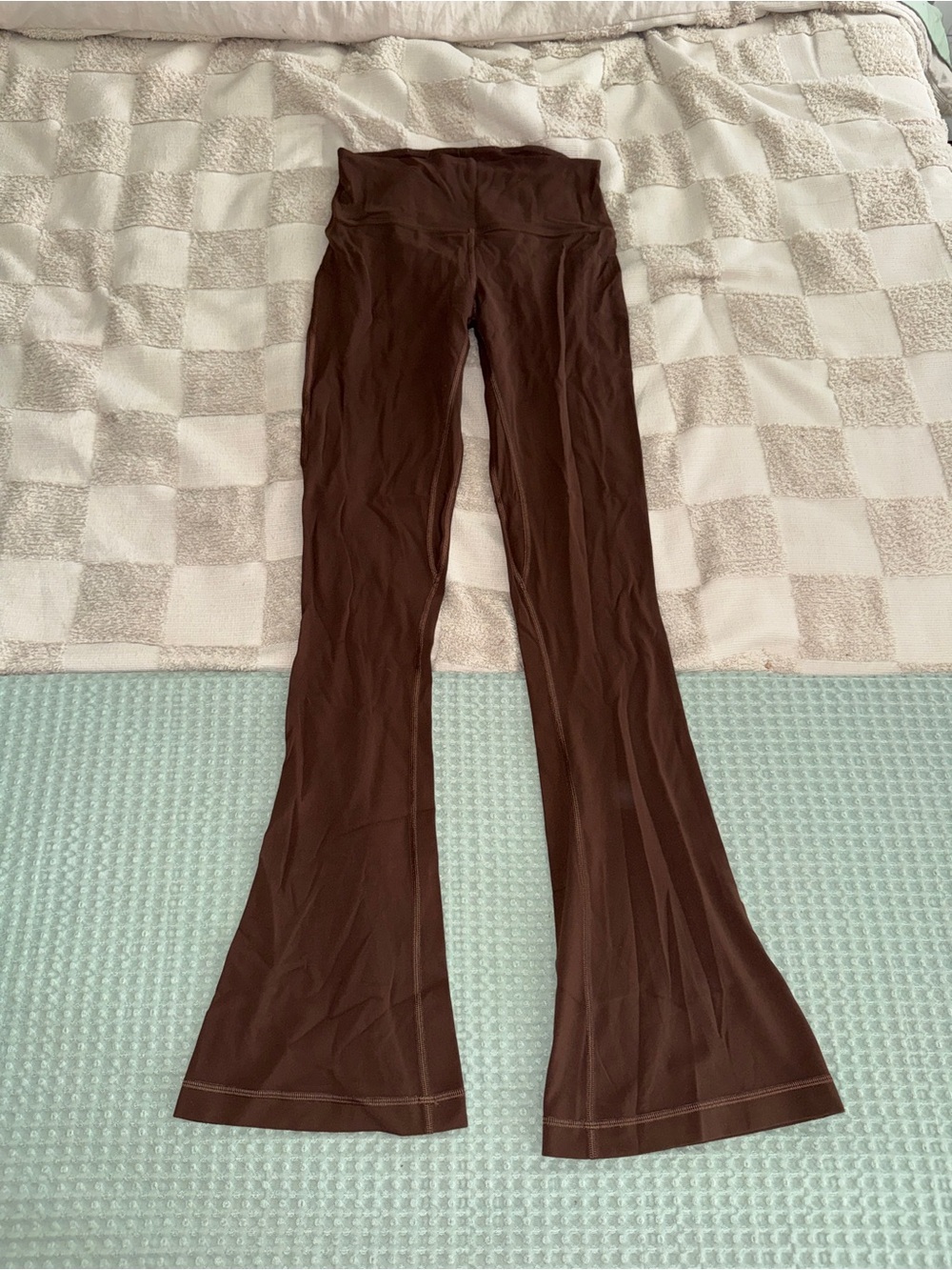 Lululemon Align High-Rise Mini Flare Pant 32"
Roasted Brown size 6